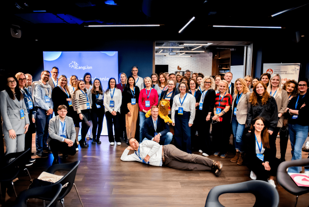 zdjęcie wszystkich uczestników konferencji EduTalks by LangLion 2025